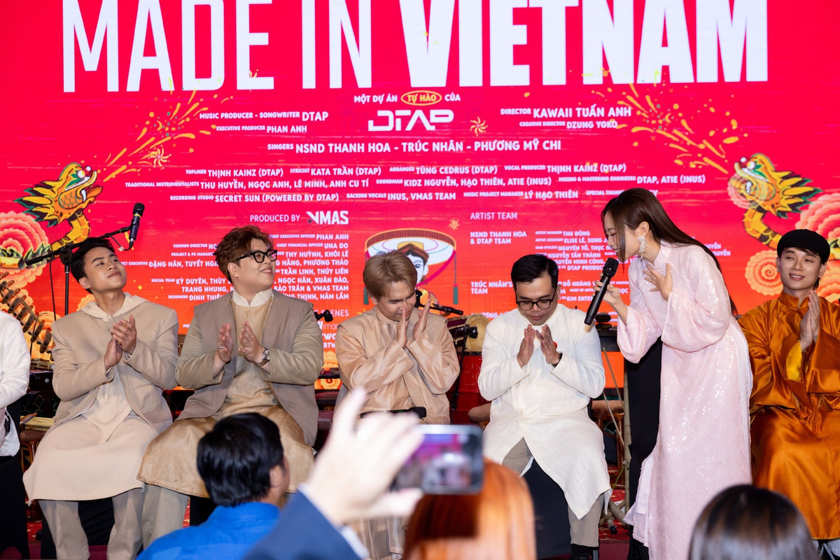 Ngoài Phương Mỹ Chi, Trúc Nhân và NSND Thanh Hoa cũng góp giọng trong Made in Vietnam của DTAP. Ảnh: FB Phương Mỹ Chi.