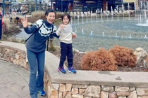 MC Hoàng Oanh tiết lộ phải mặc lại đồ cũ của mẹ