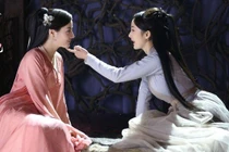 Địch Lệ Nhiệt Ba lại bị Dương Mịch hại thê thảm?