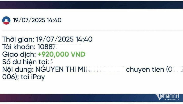 Hình ảnh giao dịch chị N. chuyển khoản trả lại tiền đặt vé đi thăm vịnh cho gia đình chị Ngân chiều 19/7. hoan-ve.jpg
