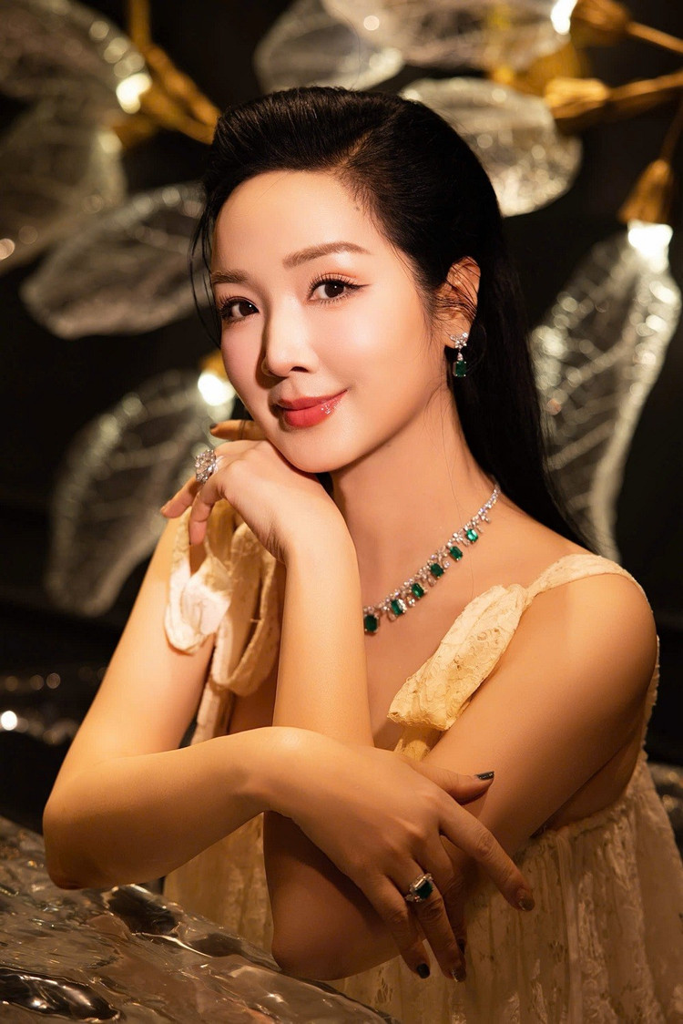 Hoa hậu Giáng My xinh đẹp xuất hiện tại sự kiện. giang-my-hh-4.jpg