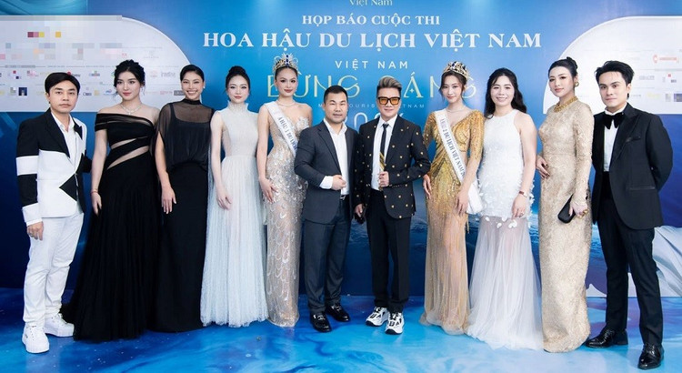 Trọng Vũ hoa-hau-du-lich-vn-3.jpg