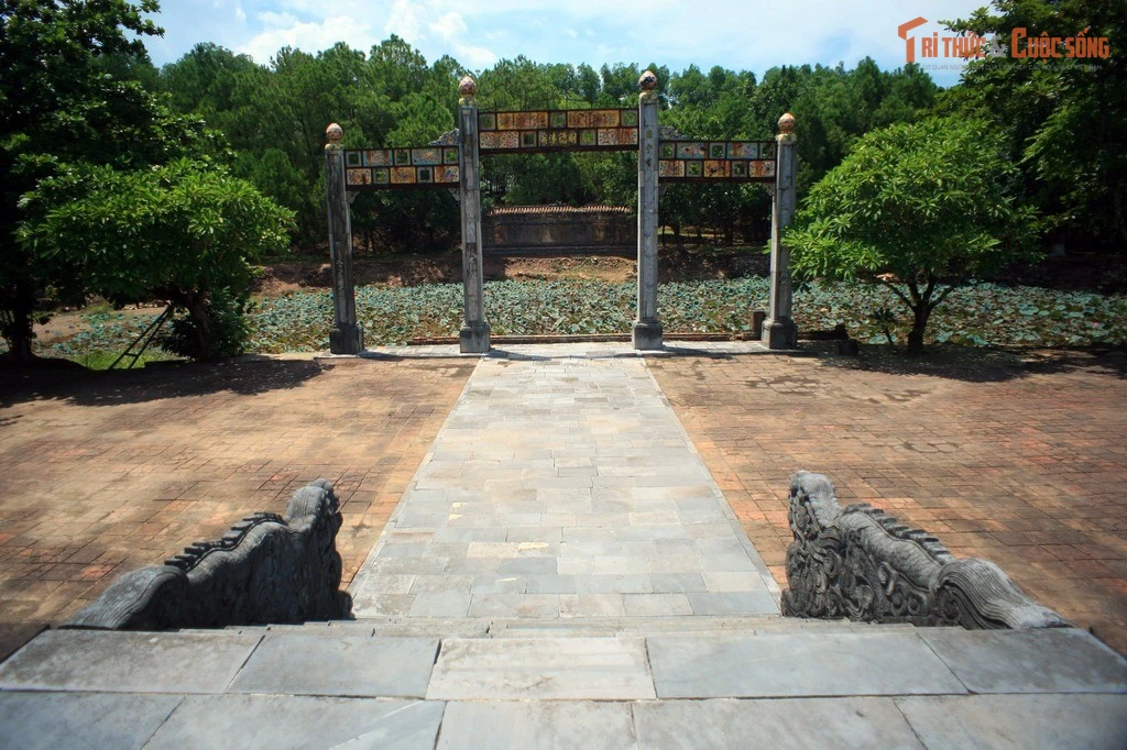 Sự thật khó tin về lăng mộ vua Nguyễn duy nhất quay về hướng Tây Bắc 