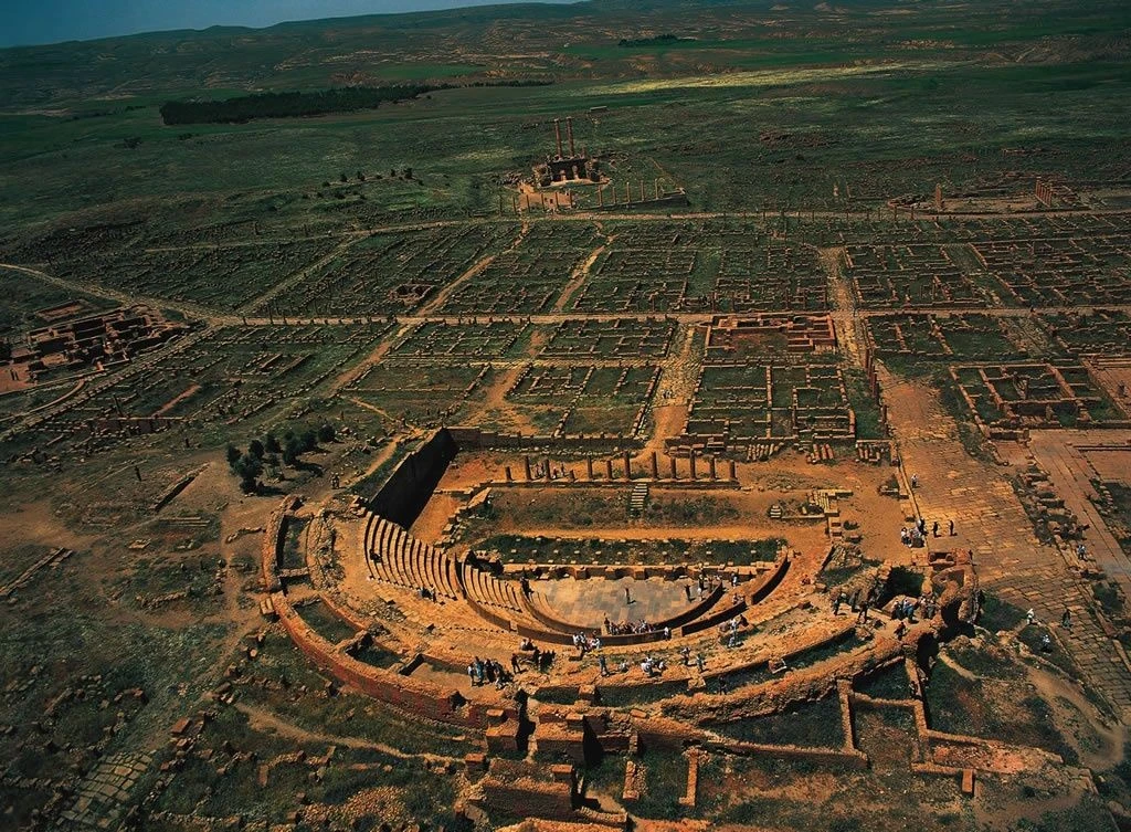Timgad – đô thị La Mã hình bàn cờ đẹp hoàn hảo giữa sa mạc châu Phi