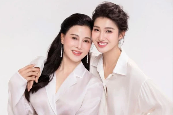 Sắc vóc “không tì vết” của mẹ ruột Á hậu Phương Nhi
