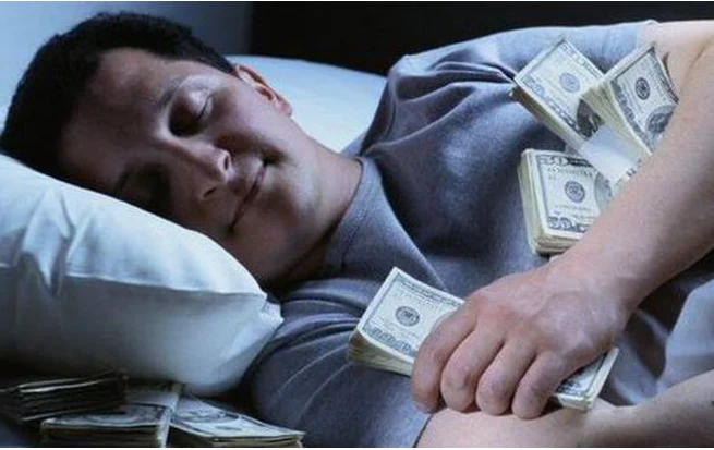Kiếm tiền tỉ bằng việc lên giường ngủ cho người khác xem