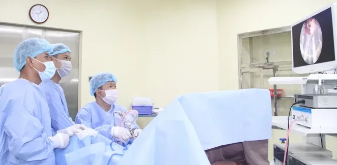 Video: Vòng tránh thai “lạc trôi”, hóa... sỏi trong bàng quang người phụ nữ