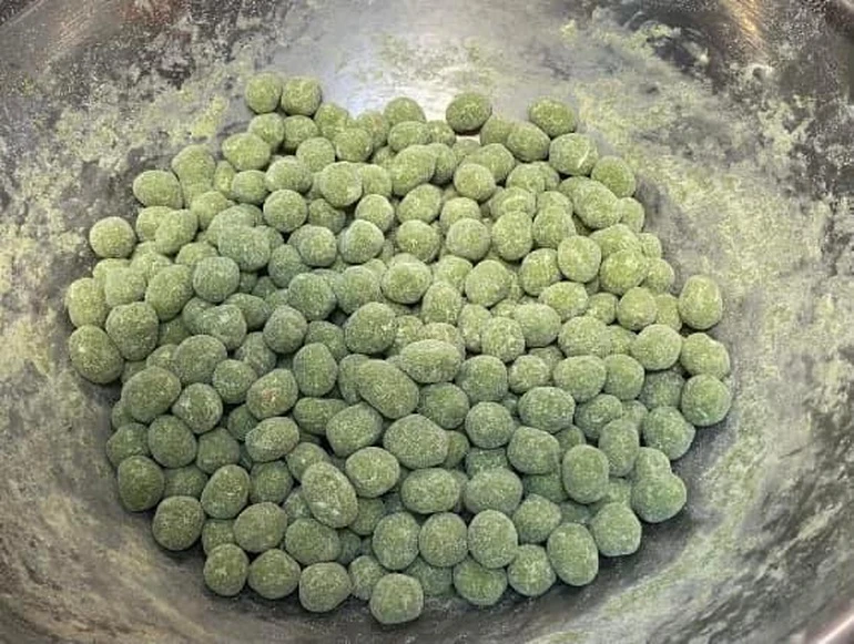 Video: Bí quyết làm đậu phộng da cá 4 vị giòn tan nhâm nhi ngày Tết