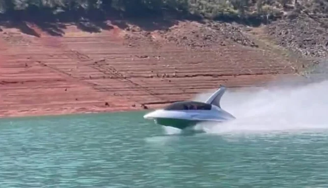 “Soi” “tàu cá mập” gần nửa tỉ USD ở Mỹ