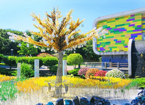 Độc đáo công viên được đúc hoàn toàn bằng thủy tinh