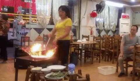 Video: Khi sinh ra làm “dân quẩy” nhưng bố mẹ bắt làm đầu bếp