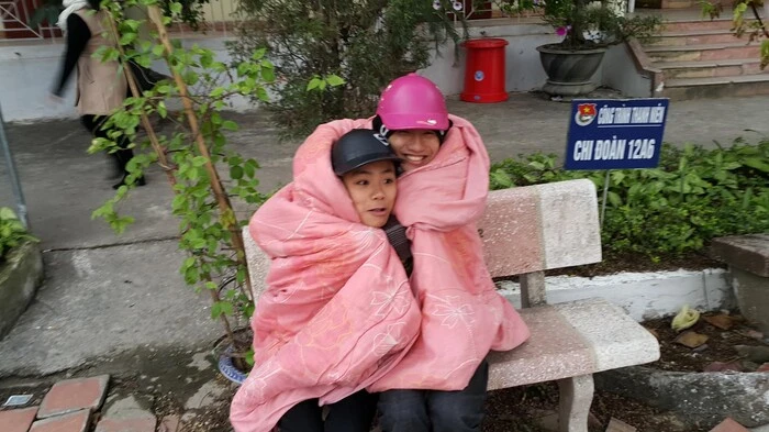 Video: “Thời trang đi học trời lạnh” của đám “nhất quỷ nhì ma”