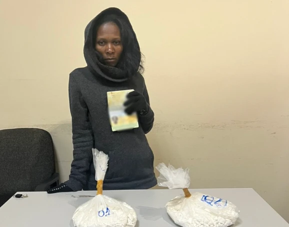 Lật tẩy bí mật của nữ hành khách nhập cảnh vào Việt Nam