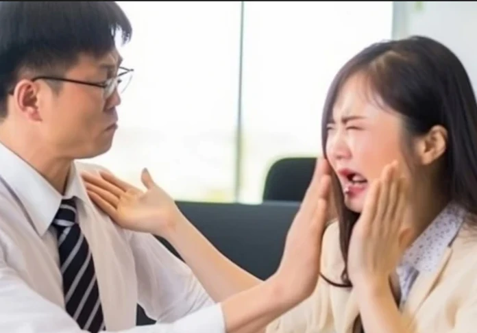 Không đạt KPI, công ty bắt nhân viên tự tát vào mặt nhau