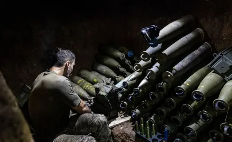 Bên trong nhà máy sản xuất đạn pháo cho Ukraine của Mỹ