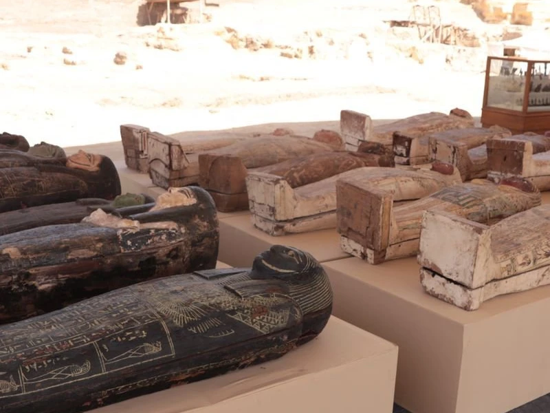 Video: Phát hiện hàng trăm quan tài chứa xác ướp Ai Cập 2.500 tuổi