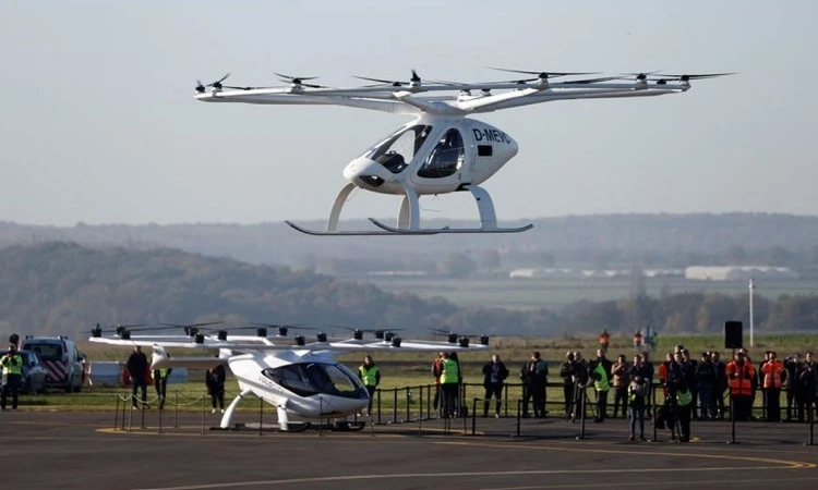 Chiêm ngưỡng taxi bay lần đầu “cất cánh” ở Paris