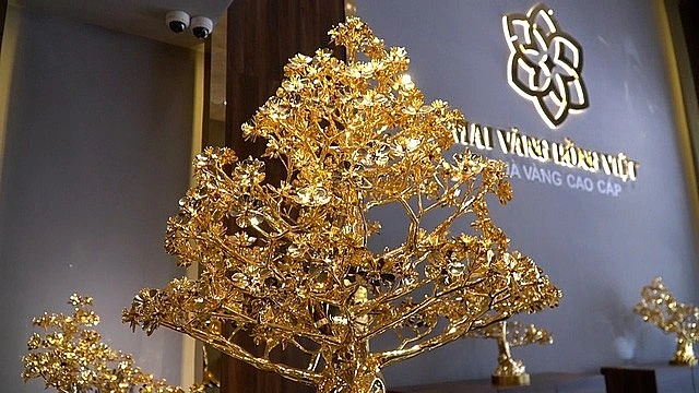 Sửng sốt trước siêu phẩm cây “mai lạ” không cần tưới