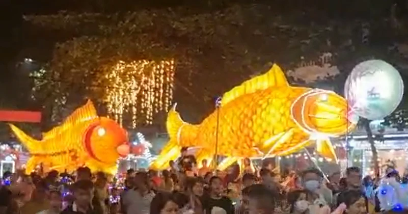 Video: Lung linh sắc màu đêm hội Thành Tuyên