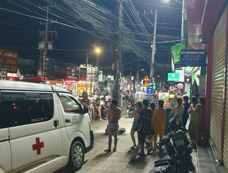 Cha phát hiện con gái 15 tuổi treo cổ, nghi do buồn chuyện tình cảm