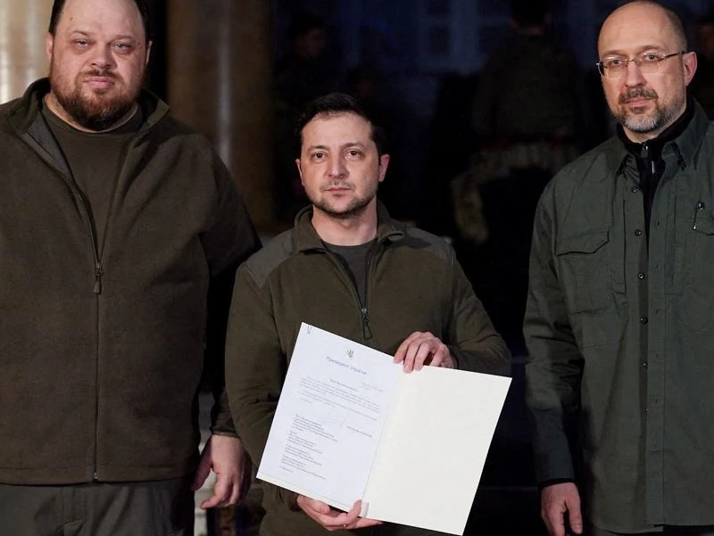 Video: Ukraine đệ đơn xin gia nhập EU và phản ứng của các bên