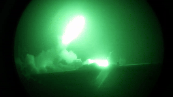 M142 có độ sát thương lớn, chỉ mất 20 giây để phóng 6 quả rocket M26 tạo ra vùng sát thương rộng 78,5 ha. Theo War Zone, Zvezda.