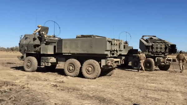 Mỹ viện trợ pháo phản lực HIMARS cho Ukraine từ cuối năm 2022 với tổng cộng 39 xe phóng đã được chuyển giao. Theo War Zone, Zvezda.