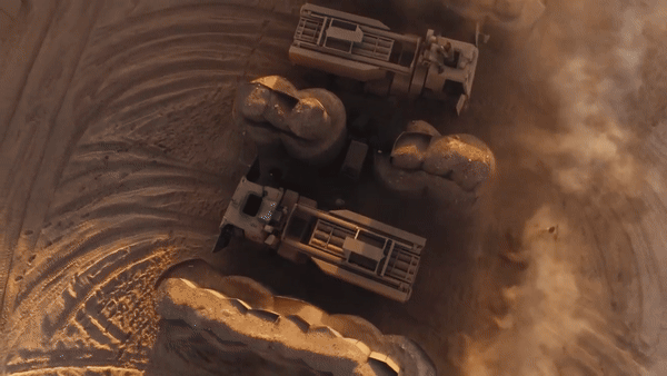 Đây là những hình ảnh đầu tiên, có sức thuyết phục nhất về hệ thống HIMARS của Ukraine bị hư hại và loại khỏi vòng chiến. Nhiều khả năng chúng đang được đưa về nhà máy sửa chữa", cây bút Thomas Newdick nhận định. Hiện Bộ Quốc phòng Mỹ và quân đội Ukraine chưa bình luận về thông tin trên. Theo War Zone, Zvezda.