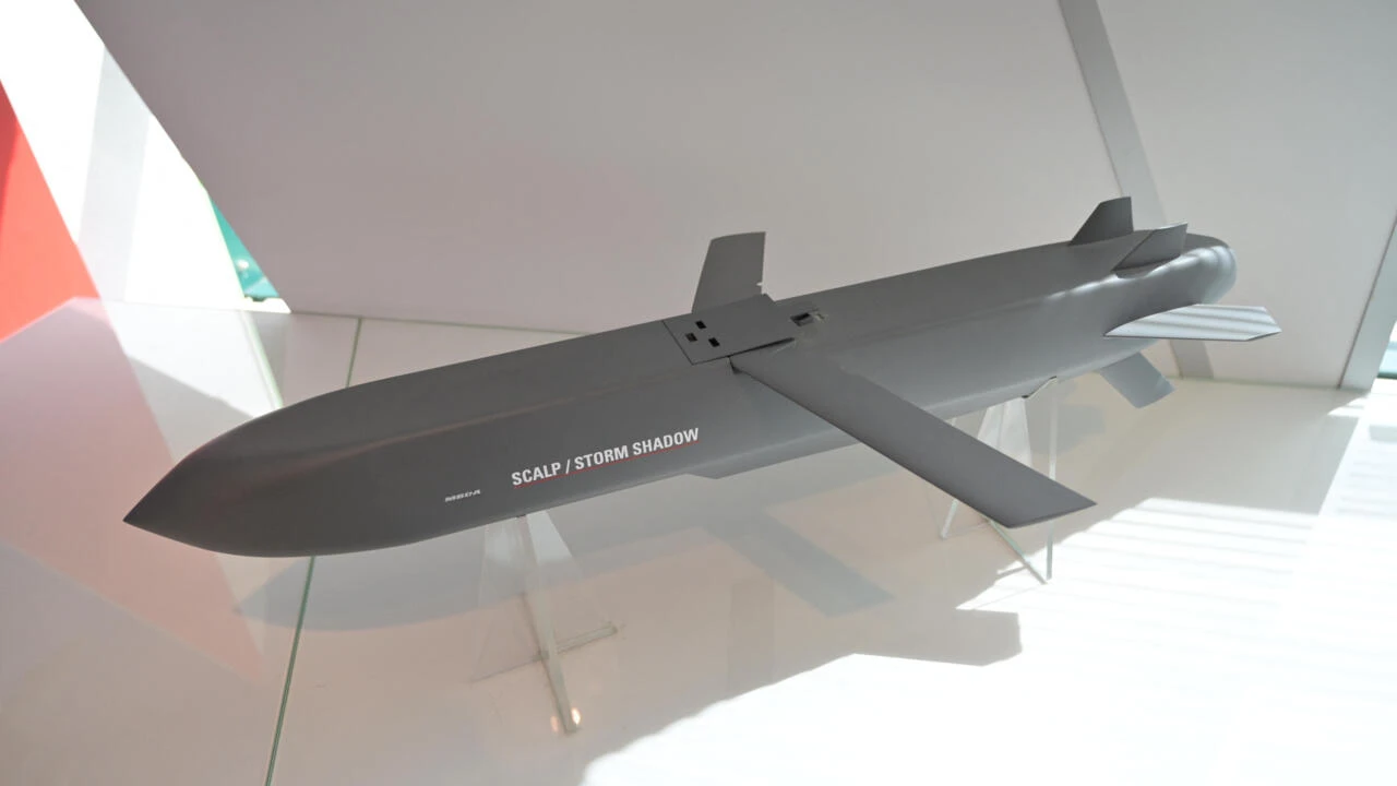 Ukraine dùng tên lửa Storm Shadow đánh chìm tàu đổ bộ cỡ lớn, Nga bất lực