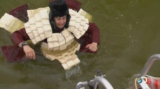 Kinh ngạc khả năng cản đao kiếm của áo giáp giấy TQ cổ đại