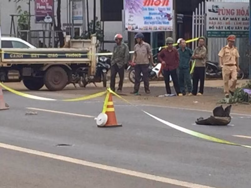 Video: Thí sinh mất mẹ vì tai nạn giao thông trong ngày thi vào lớp 10