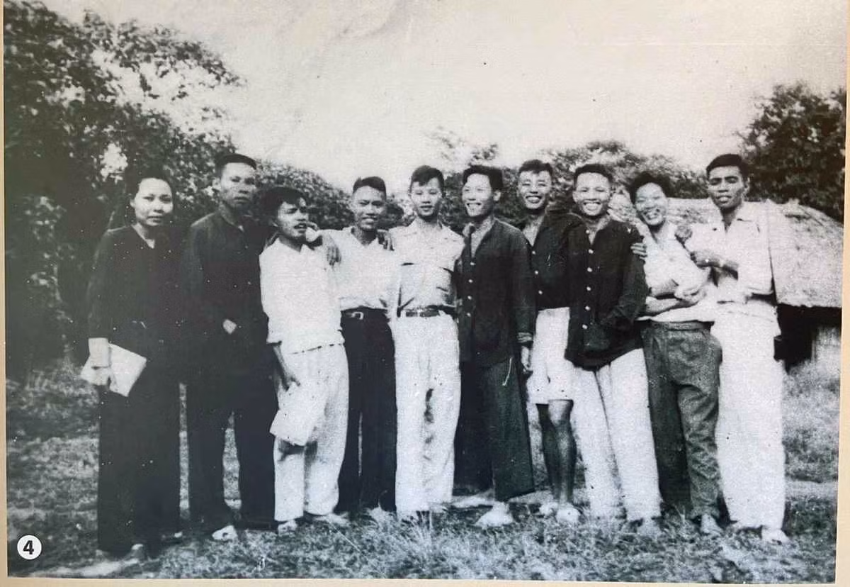 Trong thời gian đào tạo ngắn ngủi kéo dài ba tháng, từ ngày 4/4 - 6/7/1949, nhà trường đã huấn luyện được 42 học viên, những người sau này trở thành các nhà báo cách mạng xuất sắc, tiếp tục đảm nhiệm các công tác quan trọng tại các cơ quan báo chí và tuyên truyền của Đảng và Nhà nước.