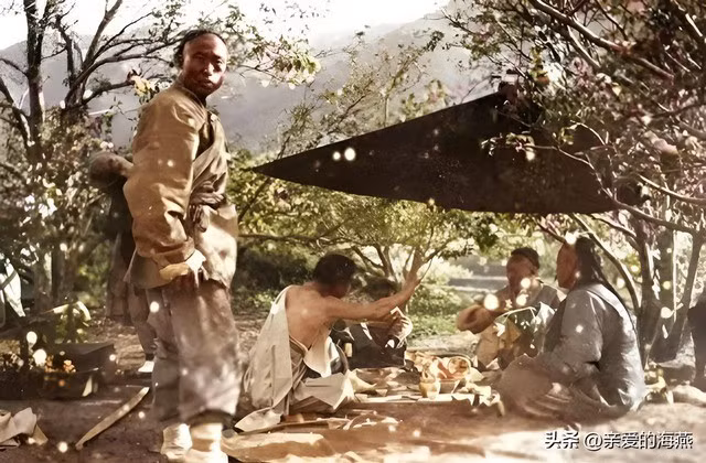 Đó không chỉ đơn thuần là tư liệu thị giác, mà còn là ký ức sống động về một thời đại đã lùi vào quá khứ. Trên mạng xã hội Trung Quốc, rất nhiều người sau khi chiêm ngưỡng những bức ảnh này đã bày tỏ sự ngạc nhiên trước sự khác biệt giữa cuộc sống thực của người dân thời bấy giờ và những gì mà điện ảnh mô tả.