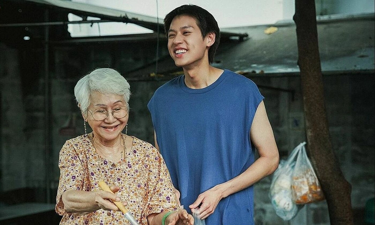 Khi bước vào tuổi già, ai cũng mong có thể tận hưởng một cuộc sống bình an, vui vẻ bên con cháu. (Ảnh minh họa)