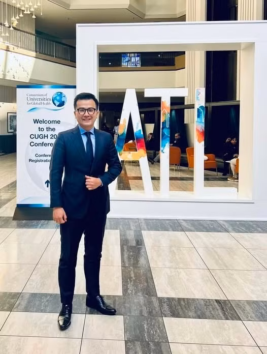 GS Trần Xuân Bách.