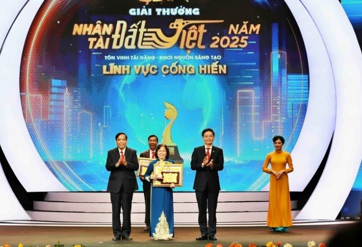 View - NGND Nguyễn Thị Hiền, mỗi sáng đến trường, gặp trẻ là có thêm năng lượng | Báo Tri thức và Cuộc sống - TIN TỨC PHỔ BIẾN KIẾN THỨC 24H