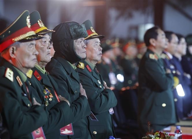 Các đại biểu tưởng nhớ Chủ tịch Hồ Chí Minh. Ảnh: Thống Nhất -TTXVN.