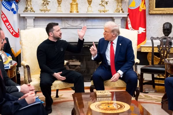 Tổng thống Mỹ Trump và người đồng cấp Ukraine Zelensky trong cuộc gặp gỡ ở Nhà Trắng hồi tháng 3/2025. Ảnh: New York Times