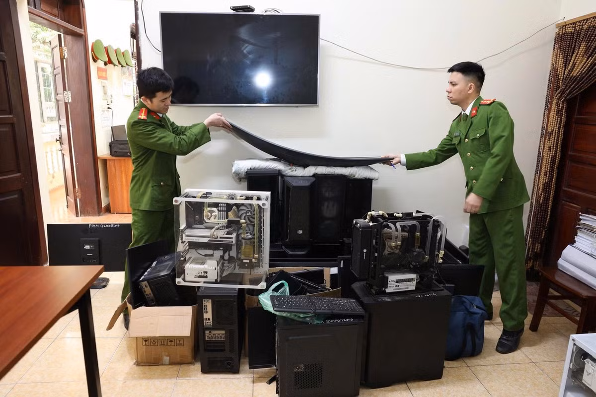 Tang vật vụ án.