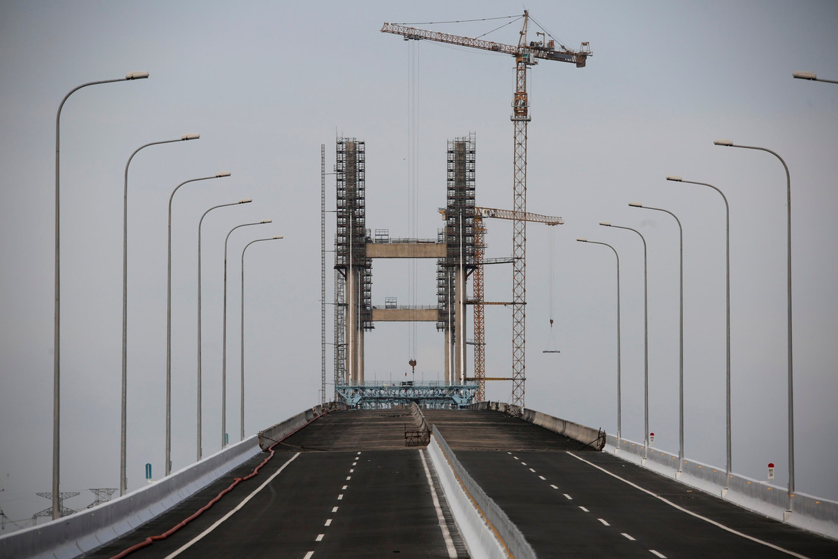 Công trình xây dựng cầu Phước Khánh được khởi động lại từ đầu tháng 5/2023 sau khi hoàn tất lựa chọn nhà thầu thi công mới. Gói thầu hiện có tên J3-1 (thi công phần còn lại của gói thầu J3 trước đây).