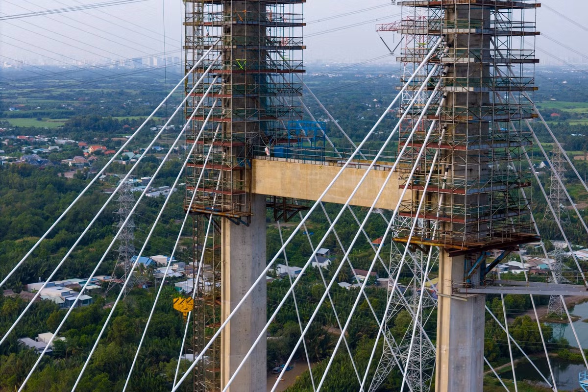 Tuy nhiên, do vướng mắc về bố trí vốn và gia hạn hiệp định vay, nên từ năm 2020 gói thầu tạm dừng khi đã đạt hơn 80% khối lượng. Sau gần 5 năm, gói thầu này mới tìm được đơn vị thi công mới thay thế.