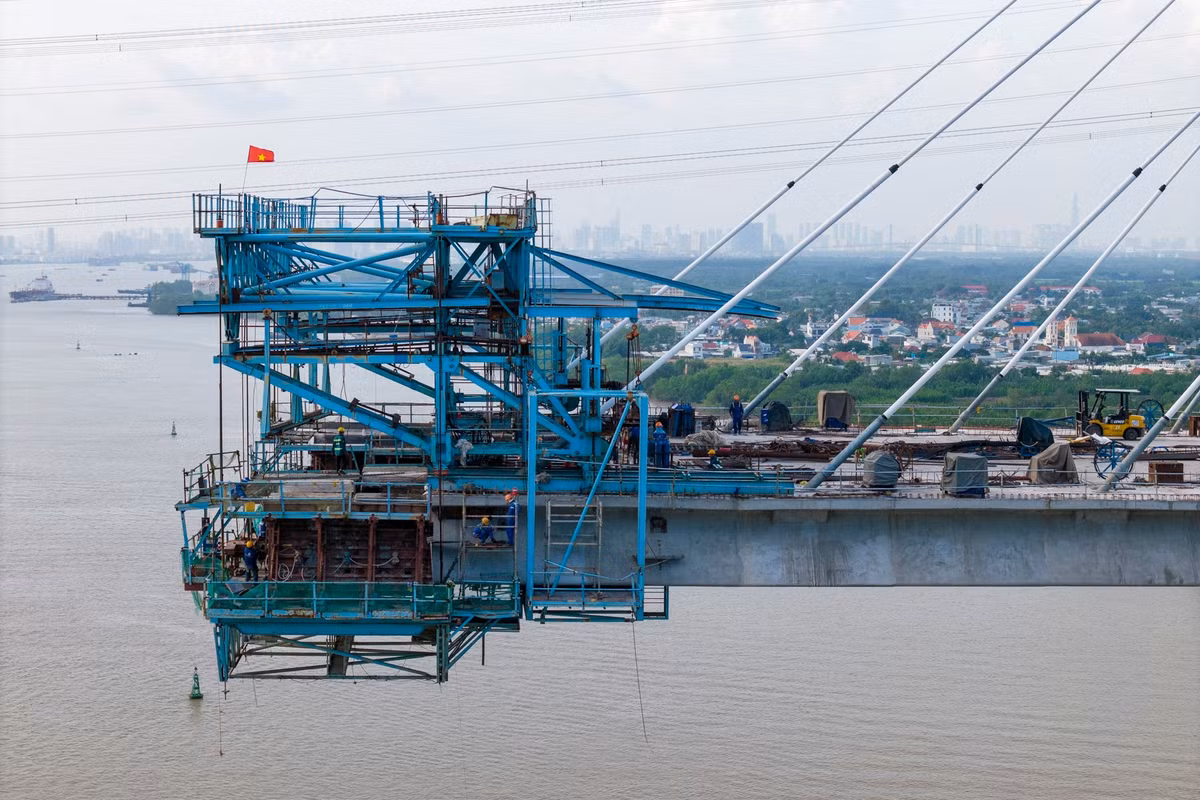 Việc khởi động lại gói thầu này được xem là bước quan trọng giúp nối thông toàn bộ cao tốc Bến Lức - Long Thành. Hiện tại trên toàn tuyến, các gói thầu khác đã cơ bản hoàn thành và đưa vào sử dụng.