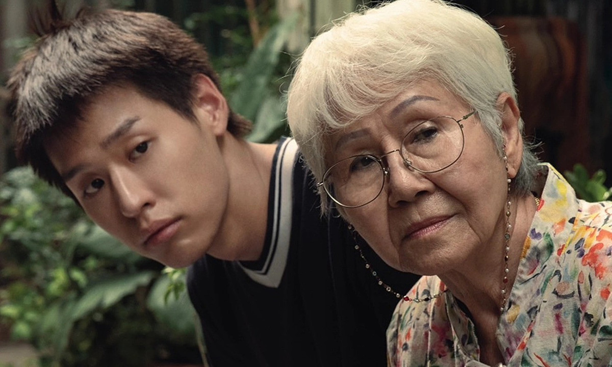 Tuổi già là giai đoạn nên được sống chậm lại, tận hưởng yêu thương. (Ảnh minh họa)