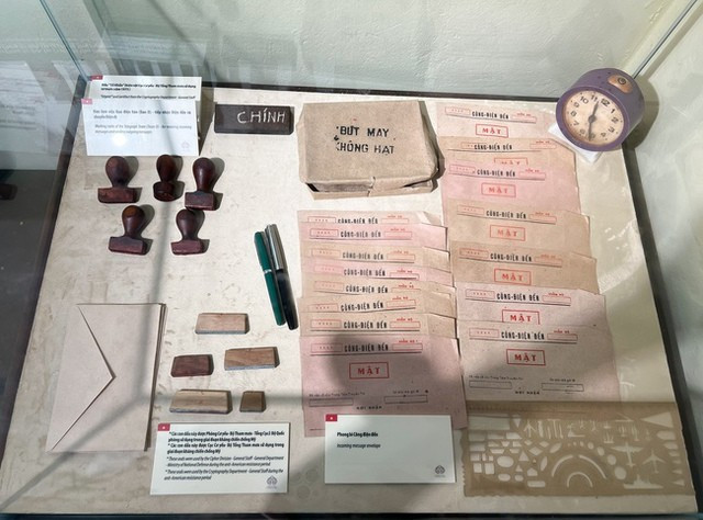 Không gian, hiện vật ở Hầm Cơ Yếu (Ảnh Bộ Văn hóa, Thể thao &amp; Du lịch)