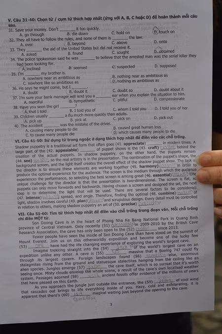 De thi tuyen sinh vao lop 10 mon Tieng anh chuyen Ngu DHQGHN nam 2015-Hinh-3