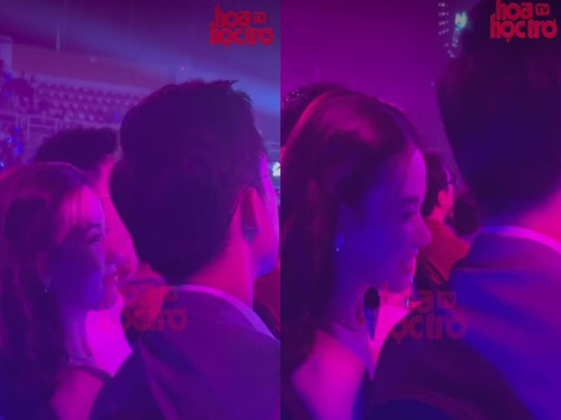 Cặp đôi dành cho nhau nụ hôn má ngọt ngào khi thưởng thức âm nhạc. Ảnh: Hoa Học Trò.