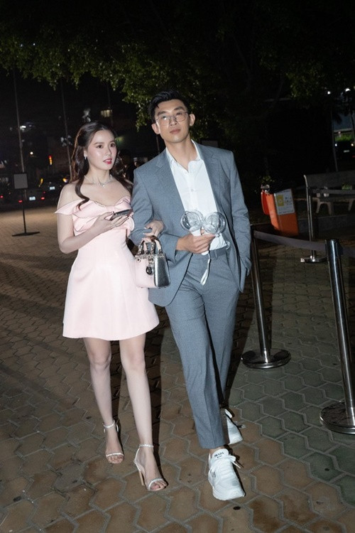 Vợ chồng Midu sánh đôi trong đêm nhạc của Trung Quân Idol trong tháng 7. Ảnh: Hoa Học Trò.