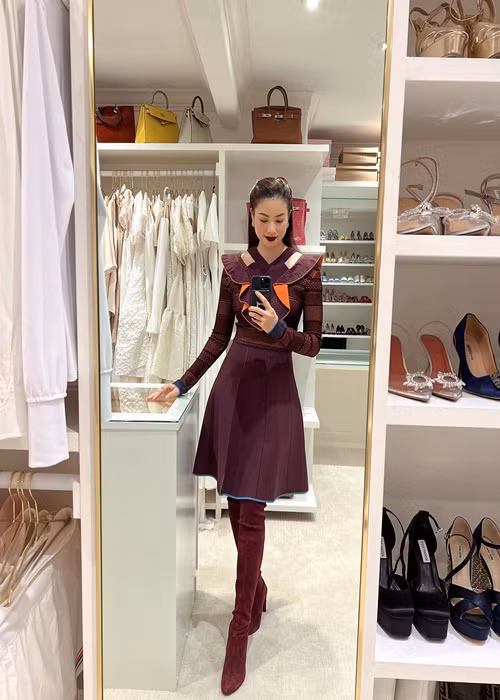 Phạm Hương có tủ đồ hàng hiệu "khủng". Vào tháng 2/2023, cô từng thông báo thanh lý những đồ hiệu ít dùng hoặc không còn sử dụng.