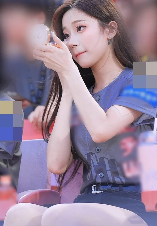 Nữ thần cổ động hiện tại có gần 900.000 fan trên Instagram, 5.1 triệu người hâm mộ trên TikTok.