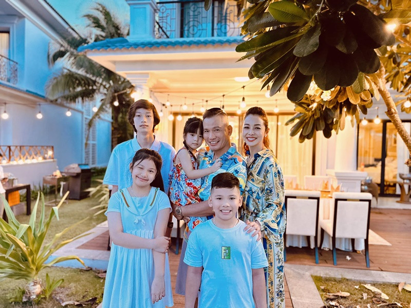 Mối quan hệ giữa con riêng của Jennifer Phạm và doanh nhân Đức Hải vô cùng tốt đẹp. Ảnh: FB Jennifer Phạm.